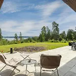 Semesterbostad Spacious On Car-free Island With View
