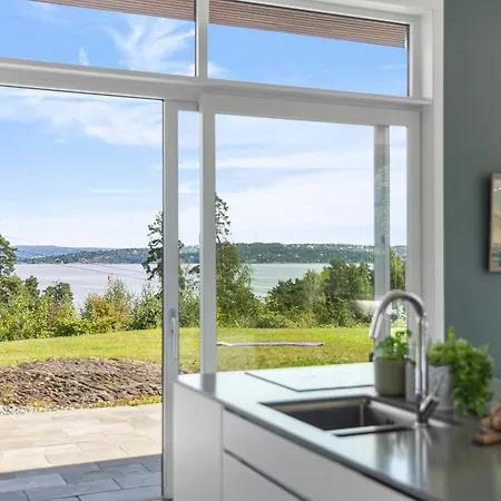 Spacious On Car-free Island With View * Høvik