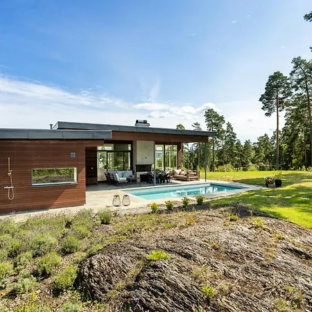 Spacious On Car-free Island With View *